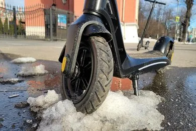 Как ухаживать за электросамокатом зимой